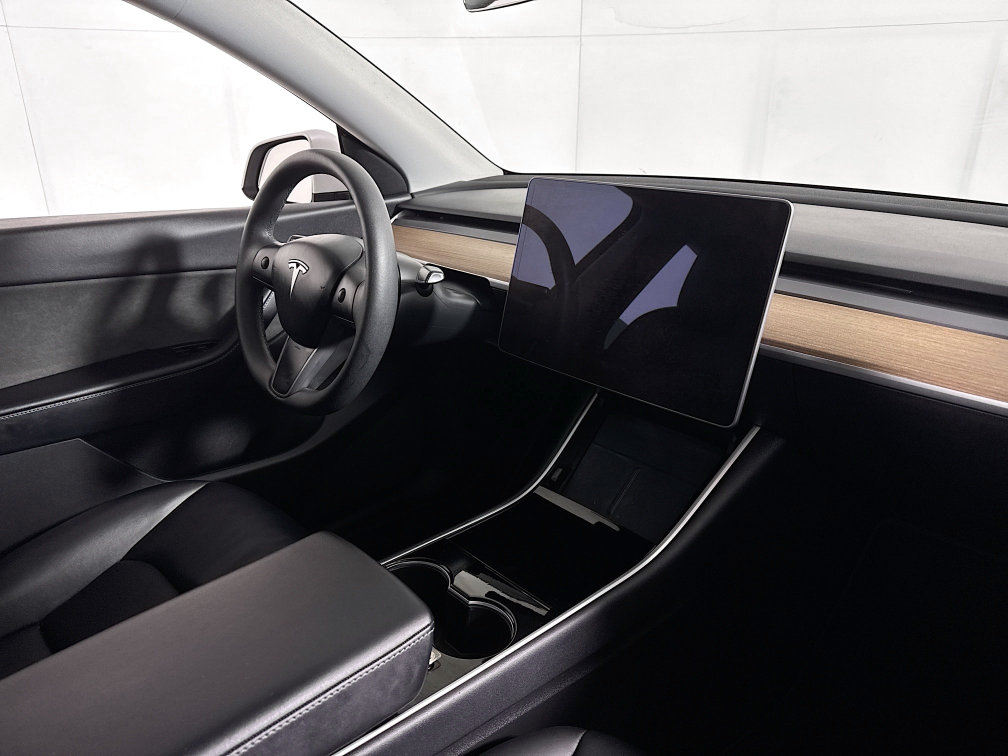 Vehicle image 27 of 29