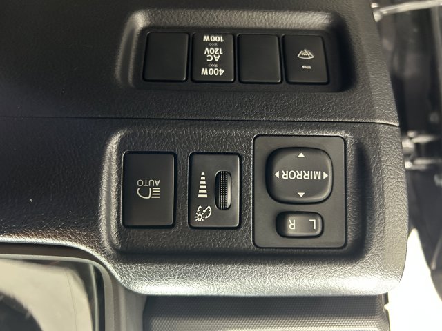 Vehicle image 24 of 27
