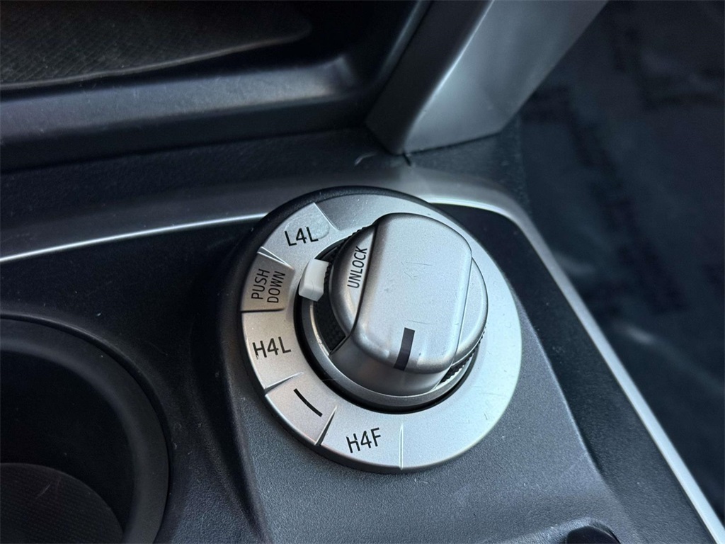 2020 Toyota 4Runner Limited Image 29 of 34