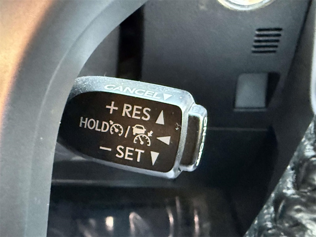 2020 Toyota 4Runner Limited Image 28 of 34