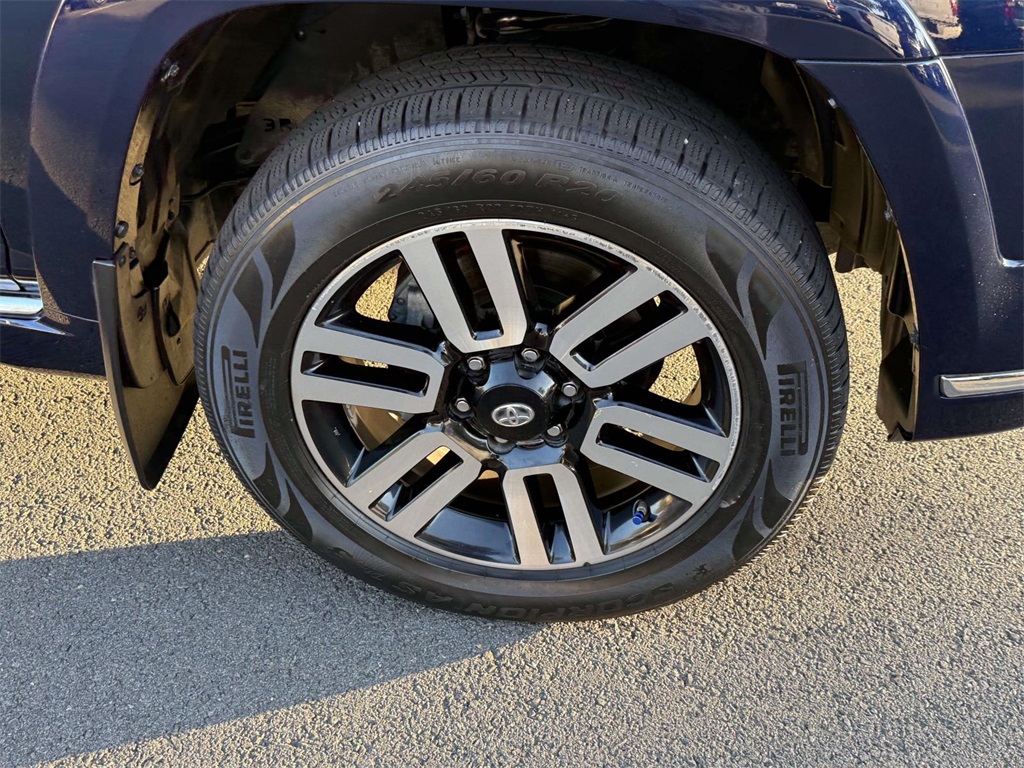 2020 Toyota 4Runner Limited Image 10 of 34