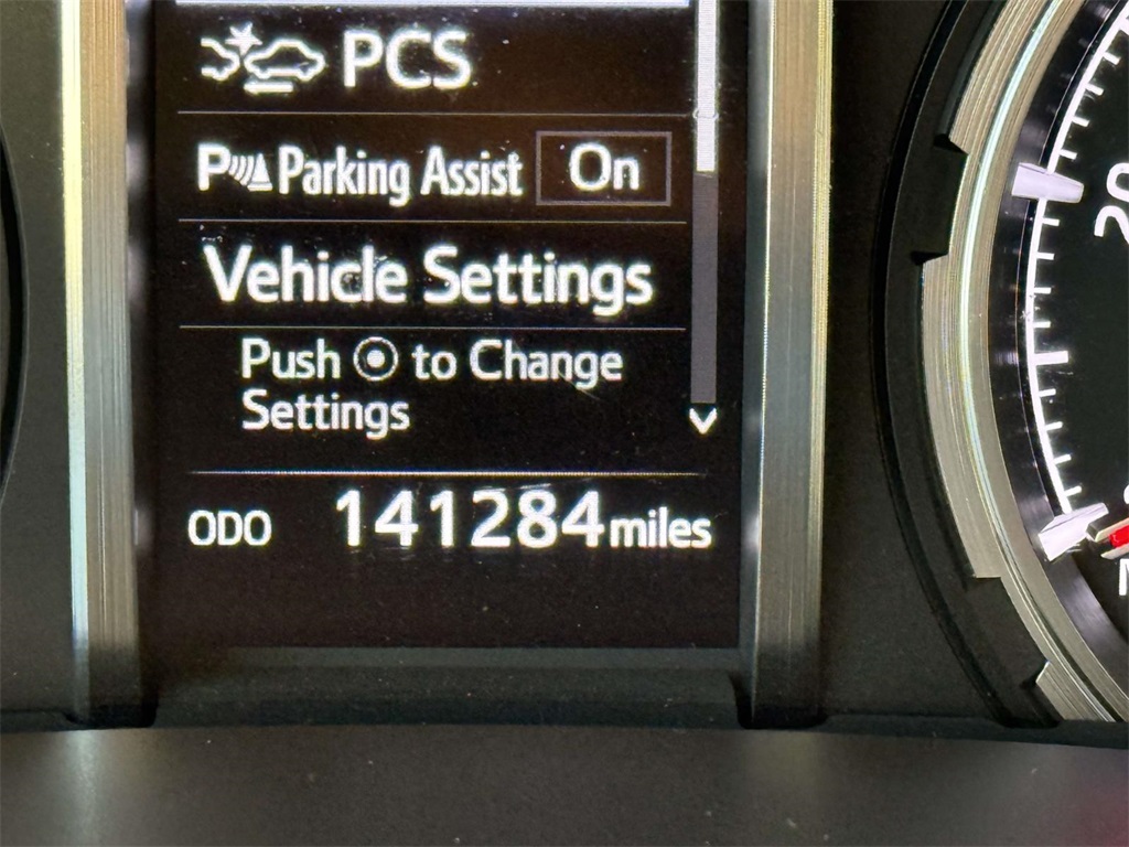 2020 Toyota 4Runner Limited Image 21 of 34