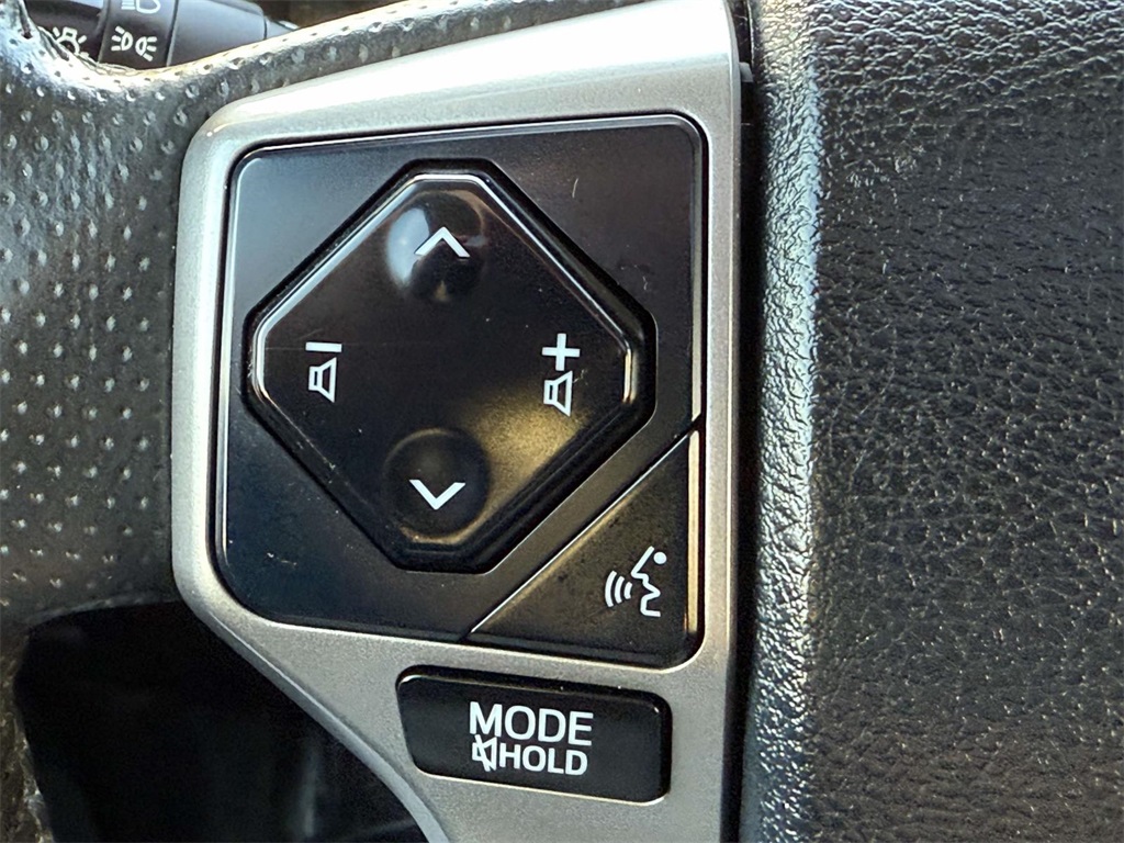 2020 Toyota 4Runner Limited Image 33 of 34