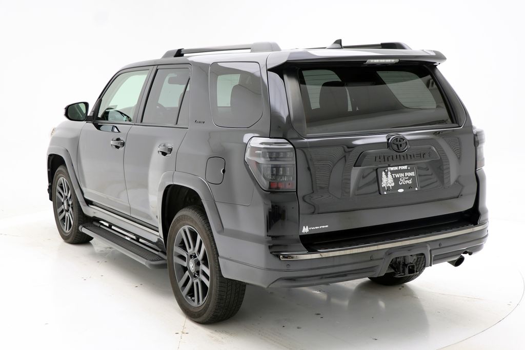 Vehicle image 6 of 28