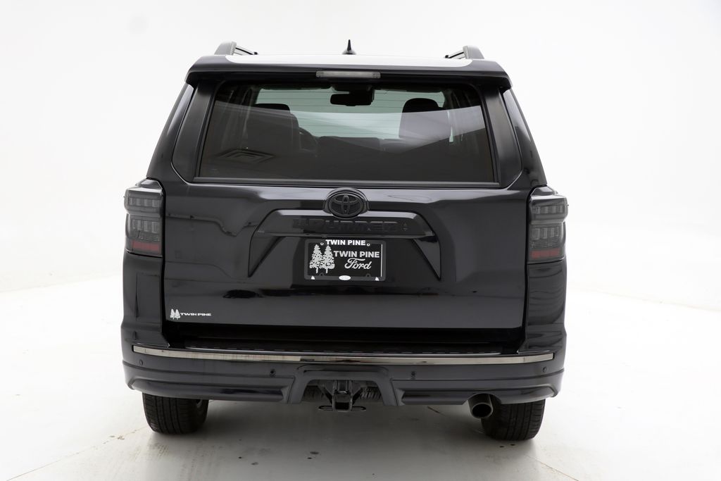 Vehicle image 7 of 28