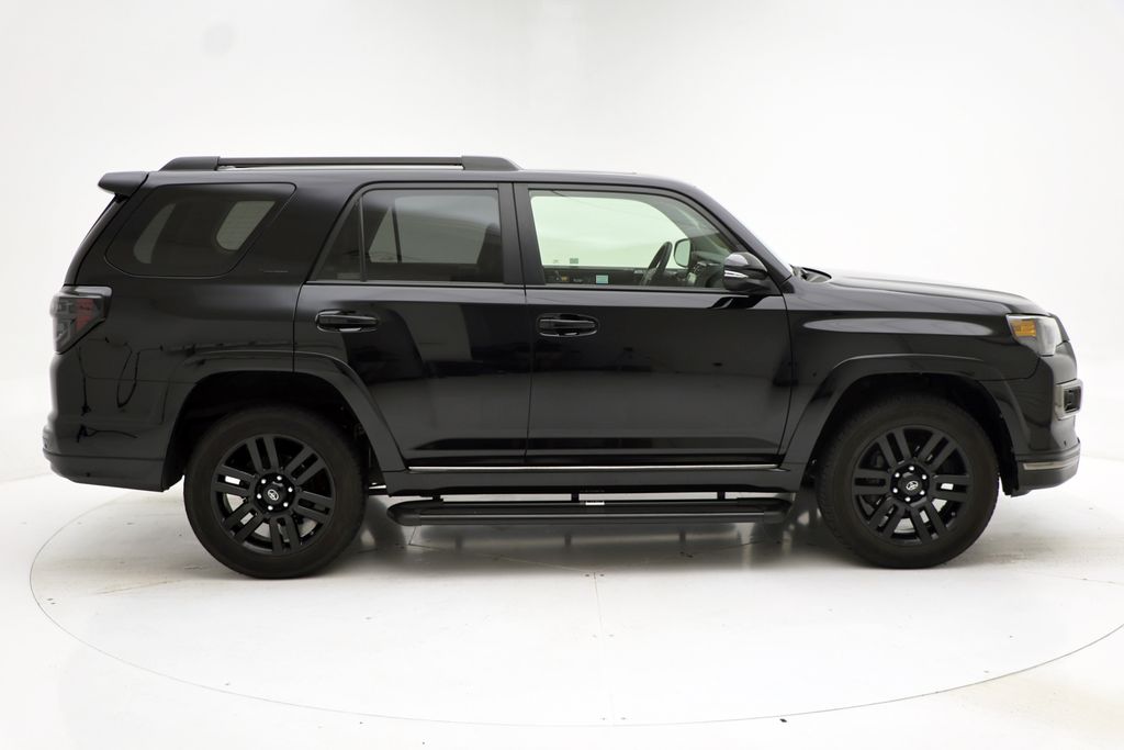 Vehicle image 2 of 28