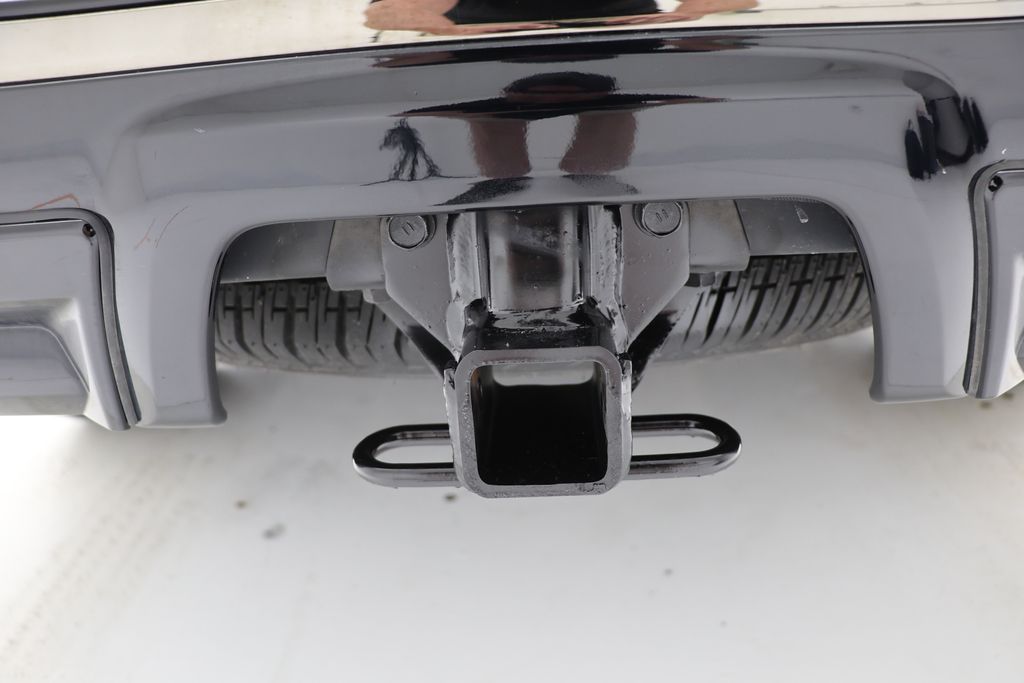 Vehicle image 9 of 28