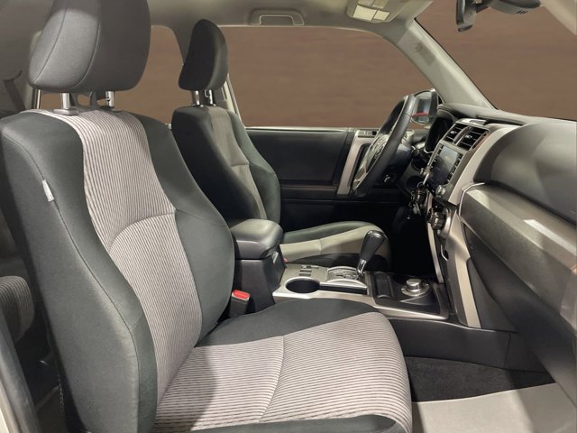 Vehicle image 13 of 27