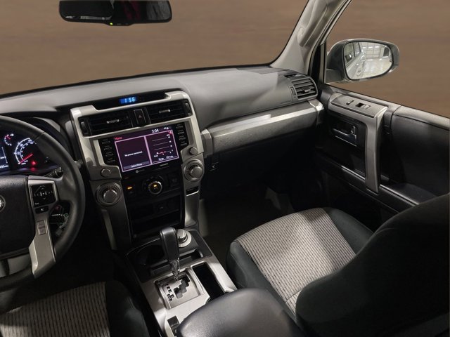 Vehicle image 23 of 27