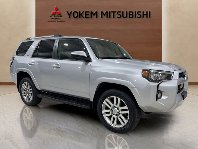 Vehicle image 3 of 27