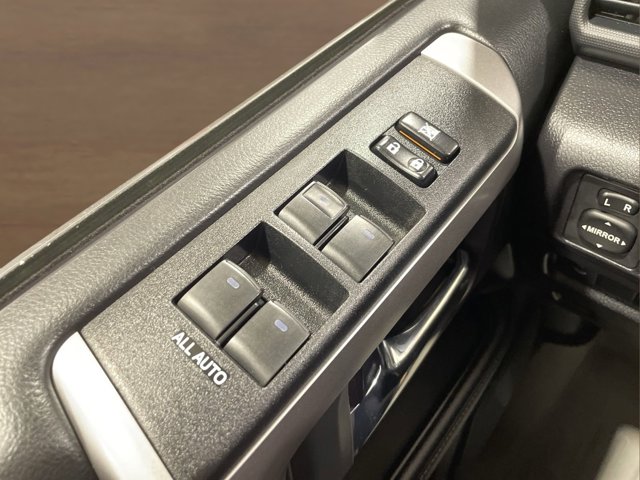 Vehicle image 20 of 27