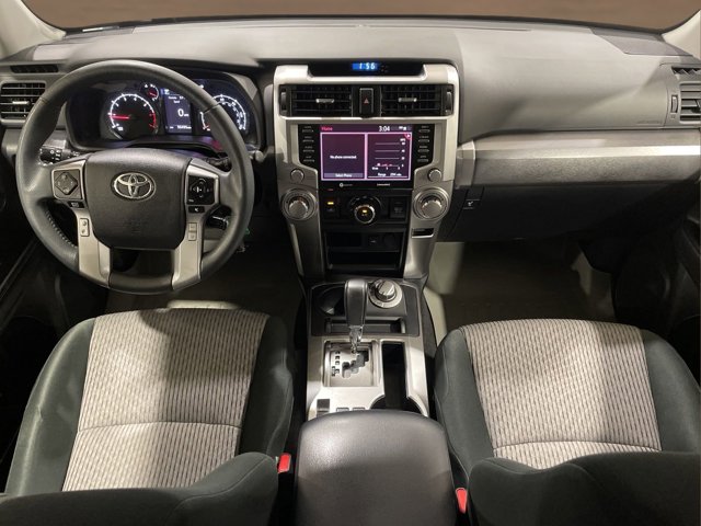 Vehicle image 10 of 27