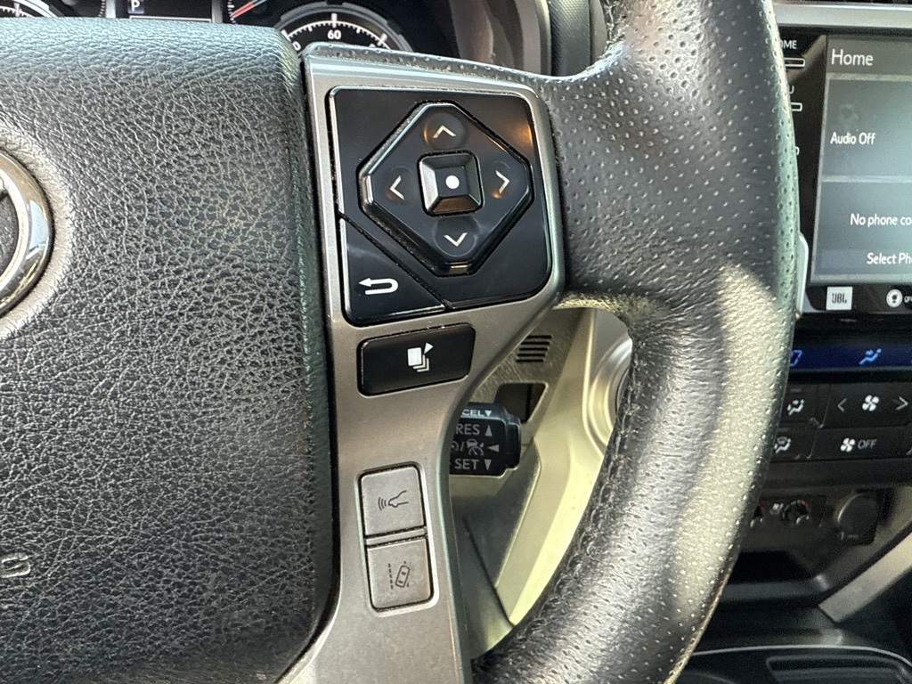 Vehicle image 14 of 28