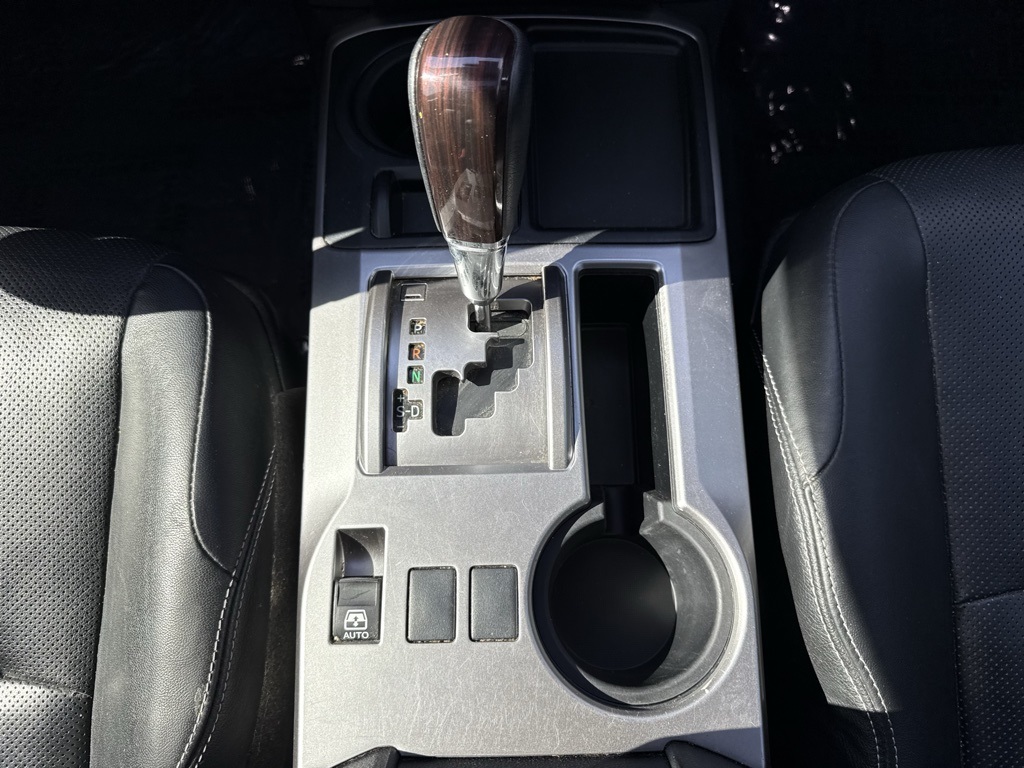 Vehicle image 20 of 28