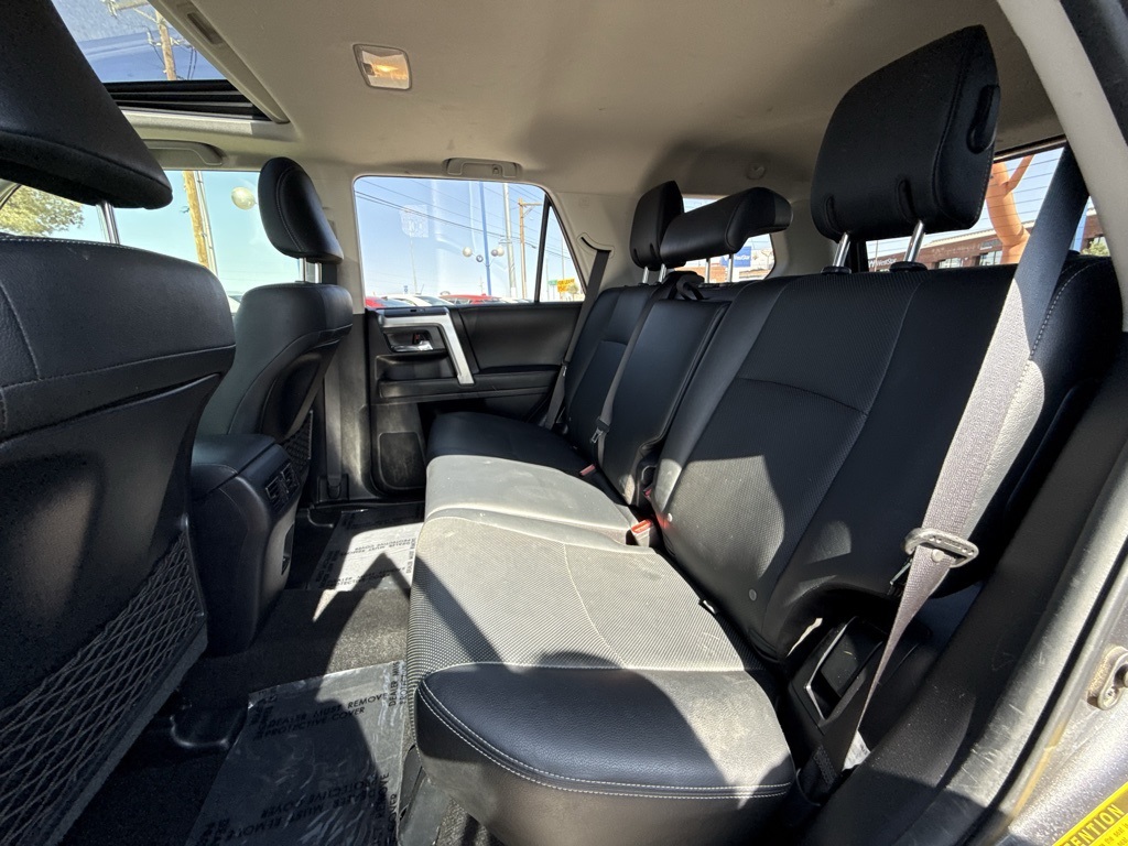 Vehicle image 22 of 28