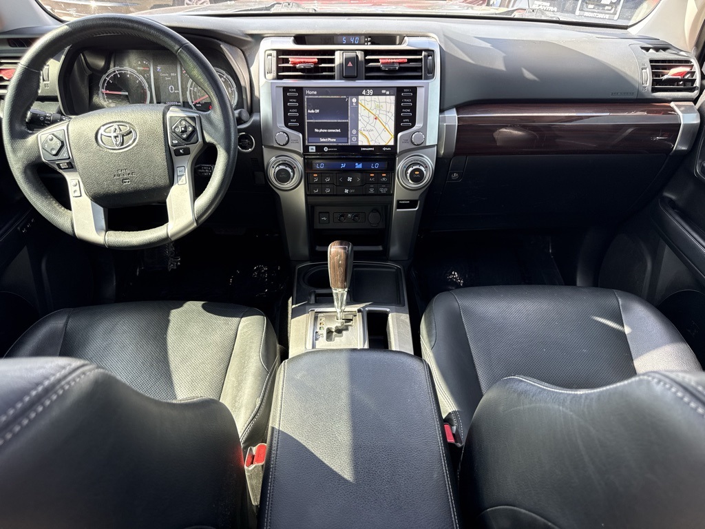 Vehicle image 21 of 28