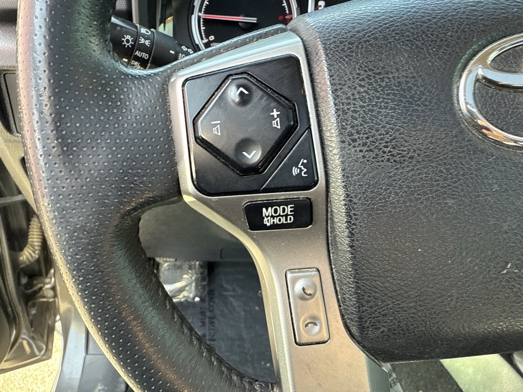 Vehicle image 13 of 28