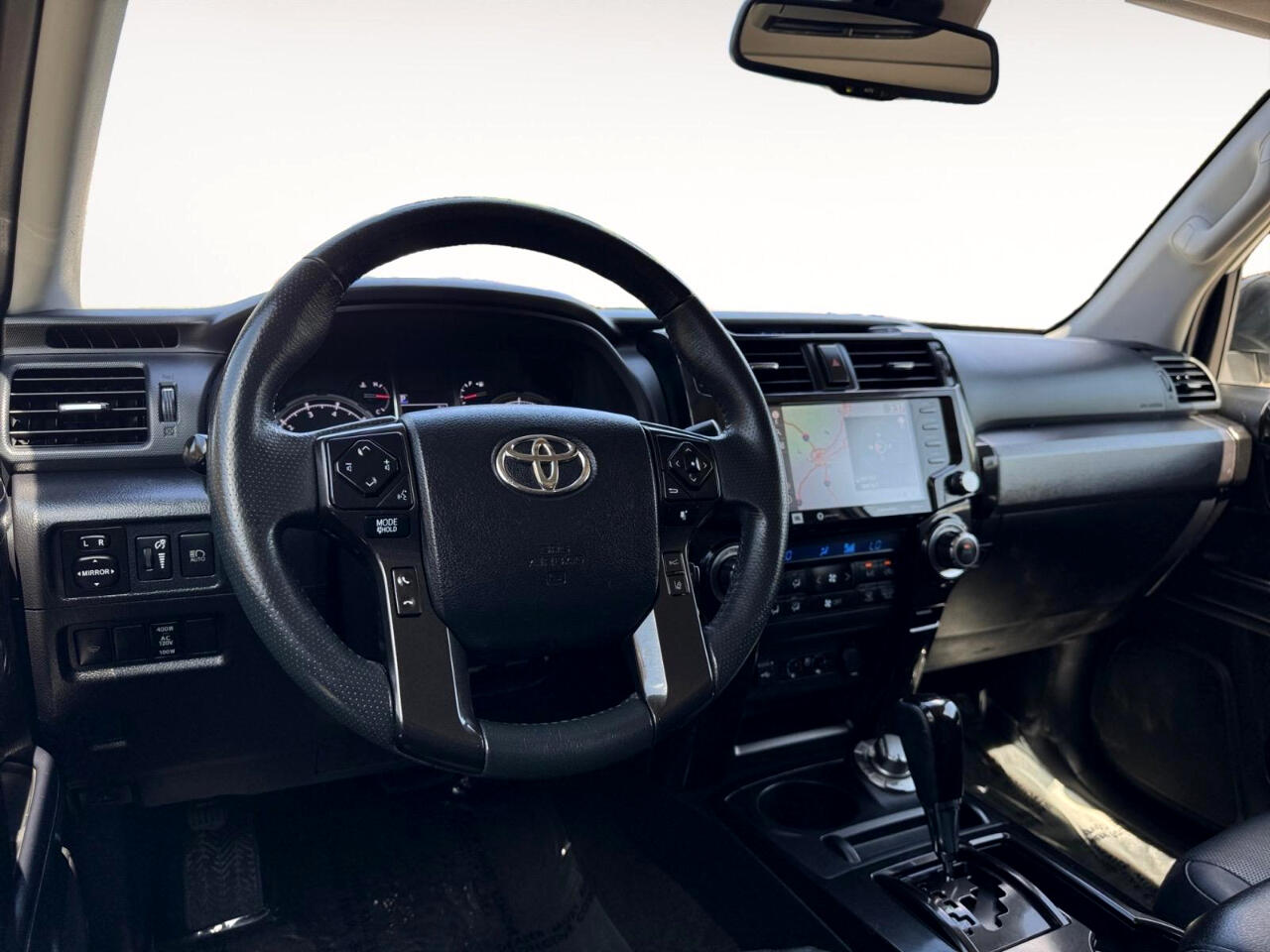 Vehicle image 21 of 29