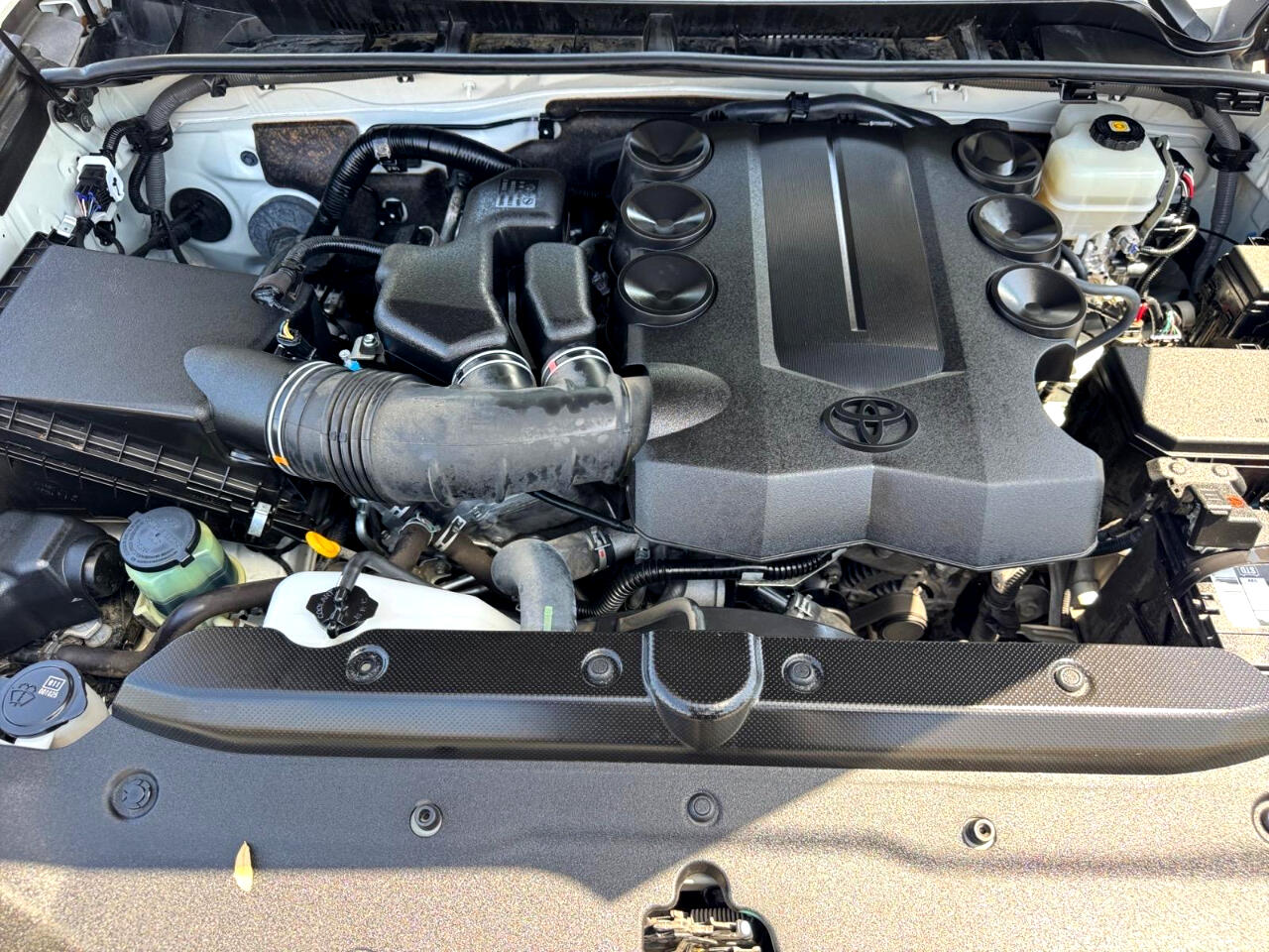Vehicle image 17 of 29