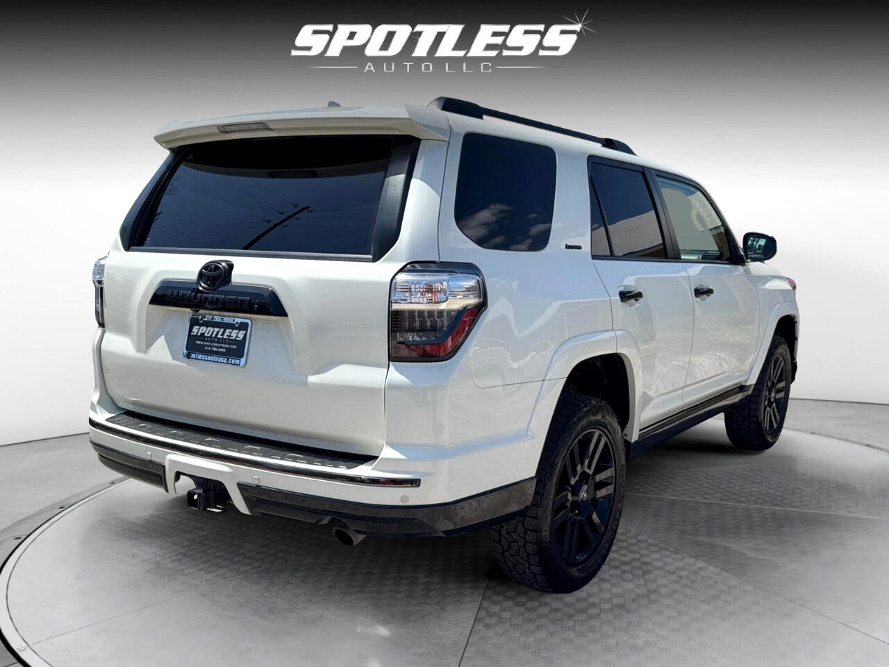 Vehicle image 7 of 29