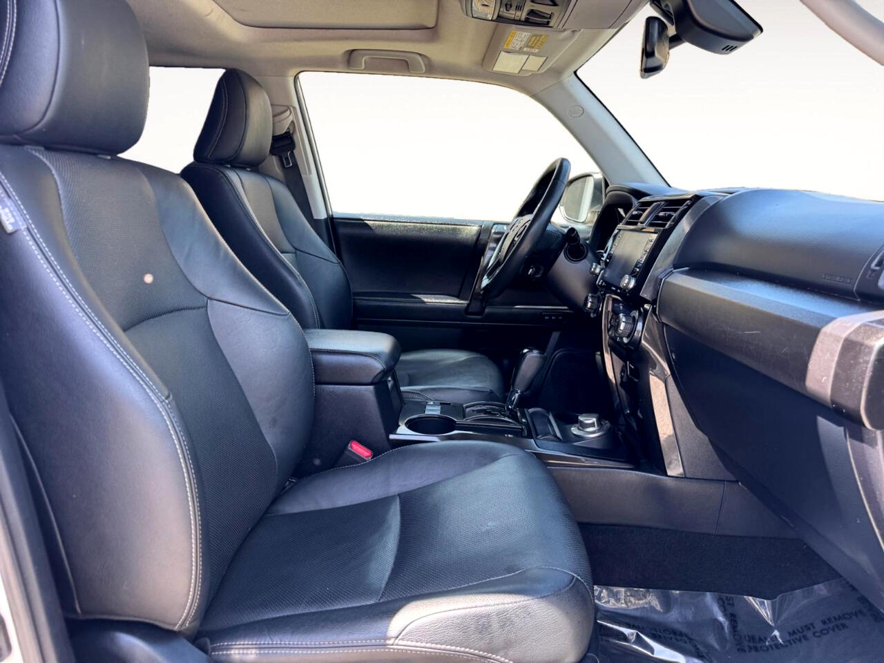 Vehicle image 24 of 29