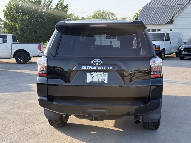 Vehicle image 13 of 34