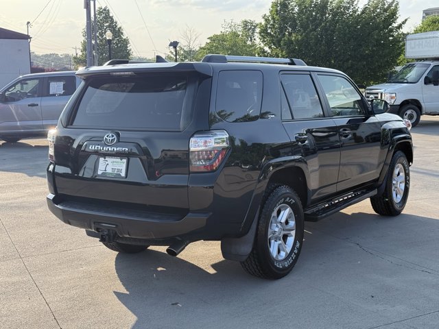 Vehicle image 11 of 34