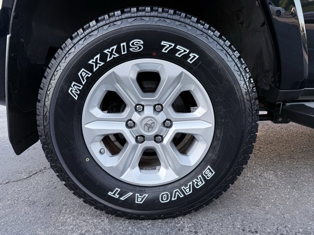 Vehicle image 24 of 34