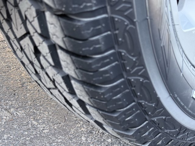 Vehicle image 25 of 34