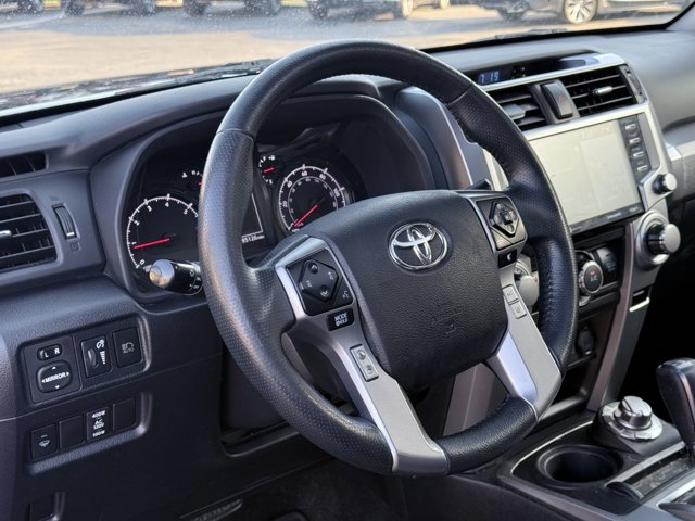Vehicle image 19 of 34