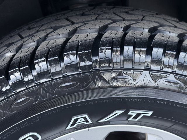 Vehicle image 28 of 34