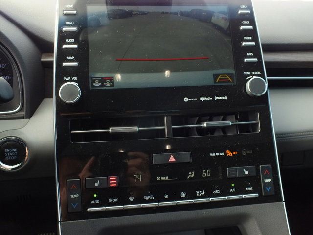Vehicle image 13 of 19