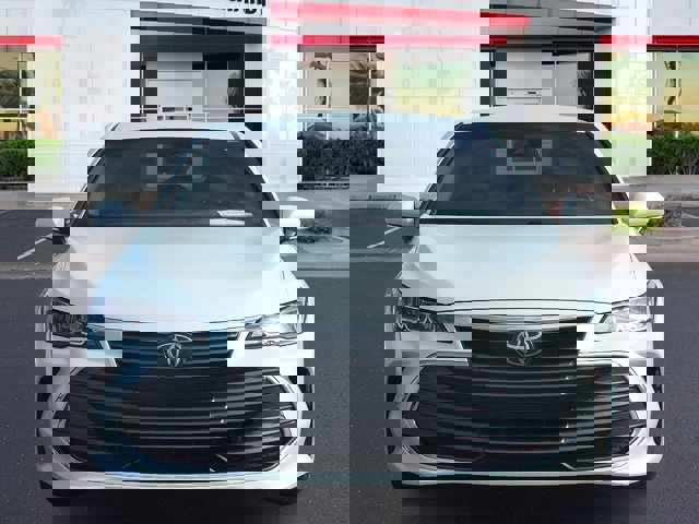 Vehicle image 4 of 19