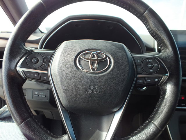Vehicle image 10 of 19