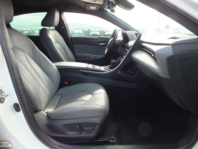 Vehicle image 18 of 19