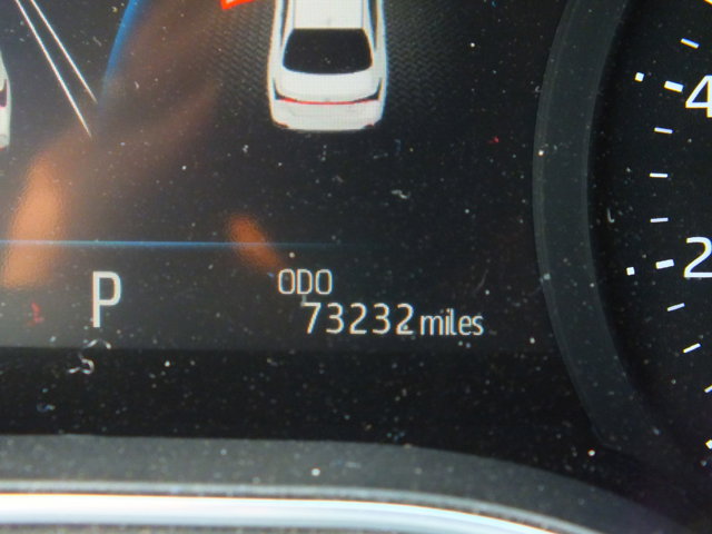 Vehicle image 11 of 19