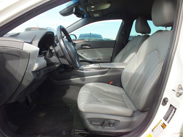 Vehicle image 15 of 19