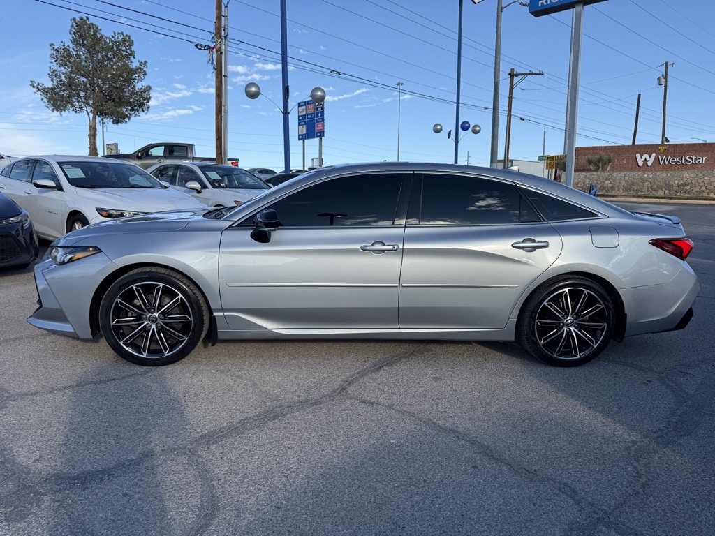 Vehicle image 7 of 28
