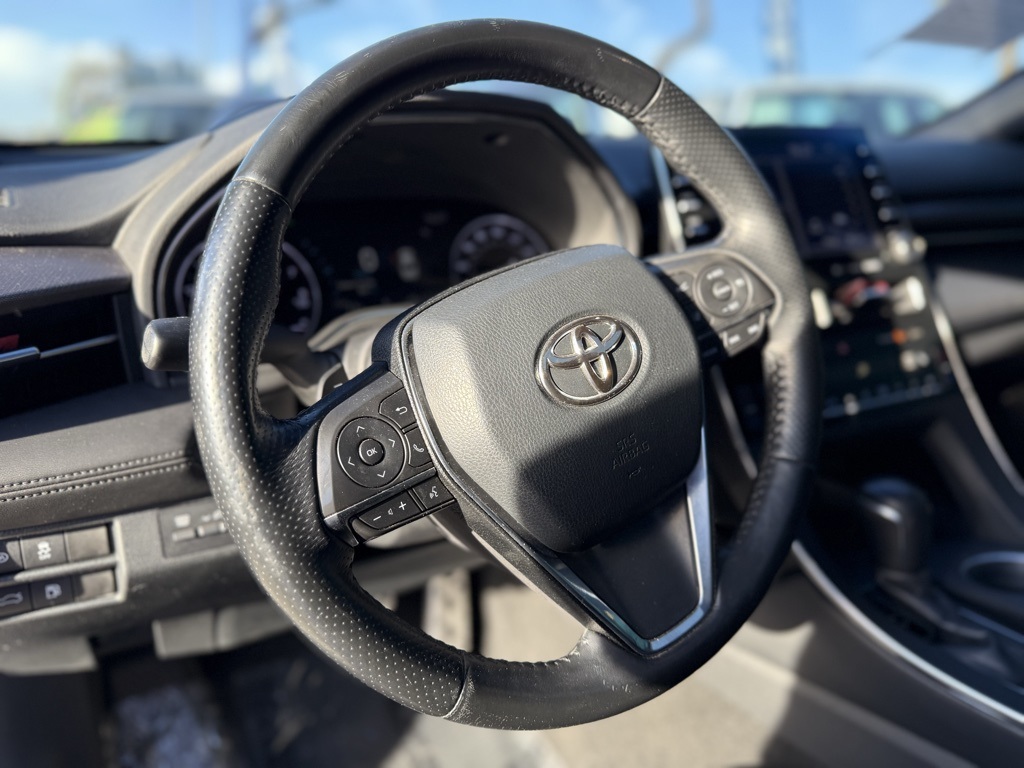 Vehicle image 13 of 28
