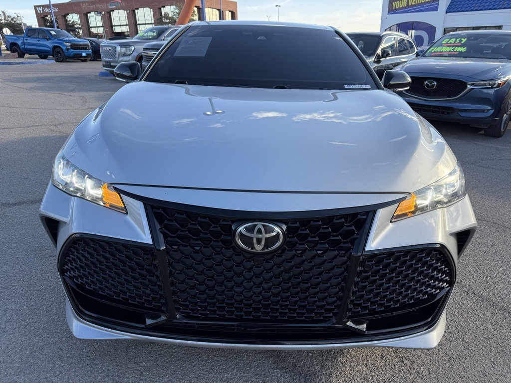Vehicle image 8 of 28