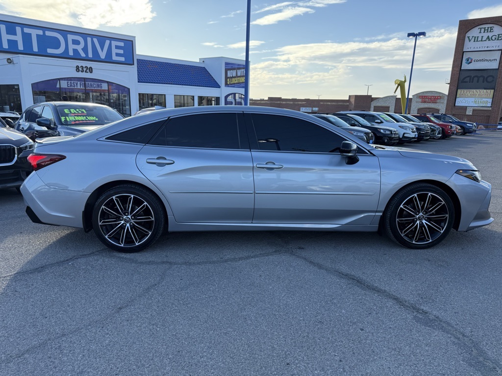 Vehicle image 3 of 28