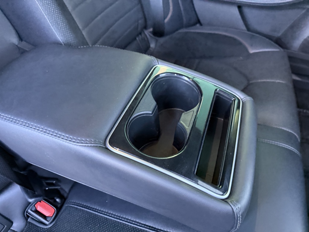 Vehicle image 23 of 28