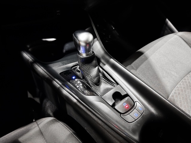 Vehicle image 17 of 25