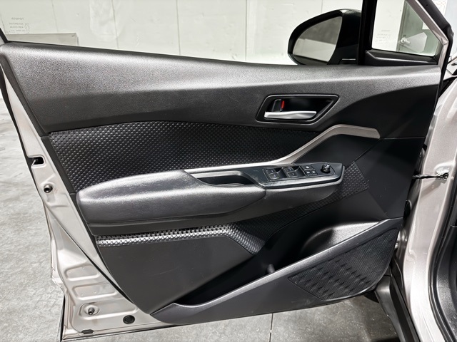 Vehicle image 11 of 25
