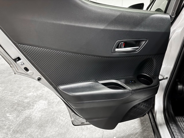 Vehicle image 19 of 25