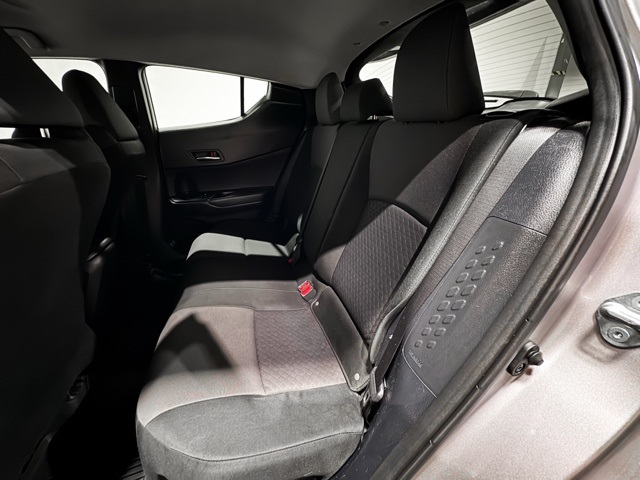 Vehicle image 20 of 25