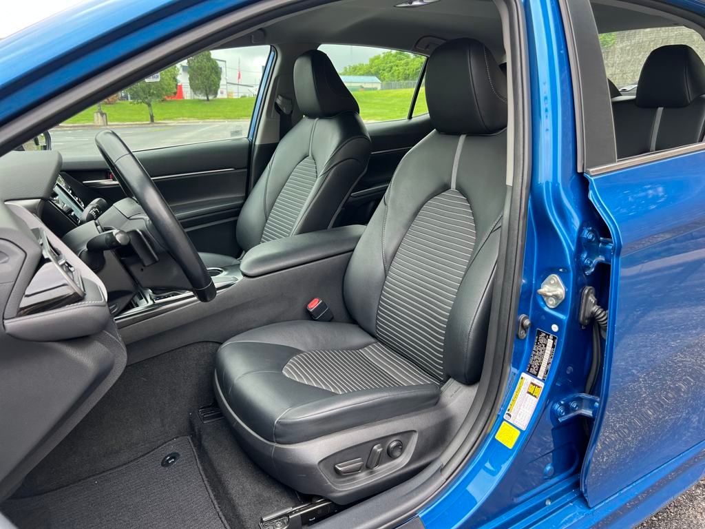 Vehicle image 15 of 24