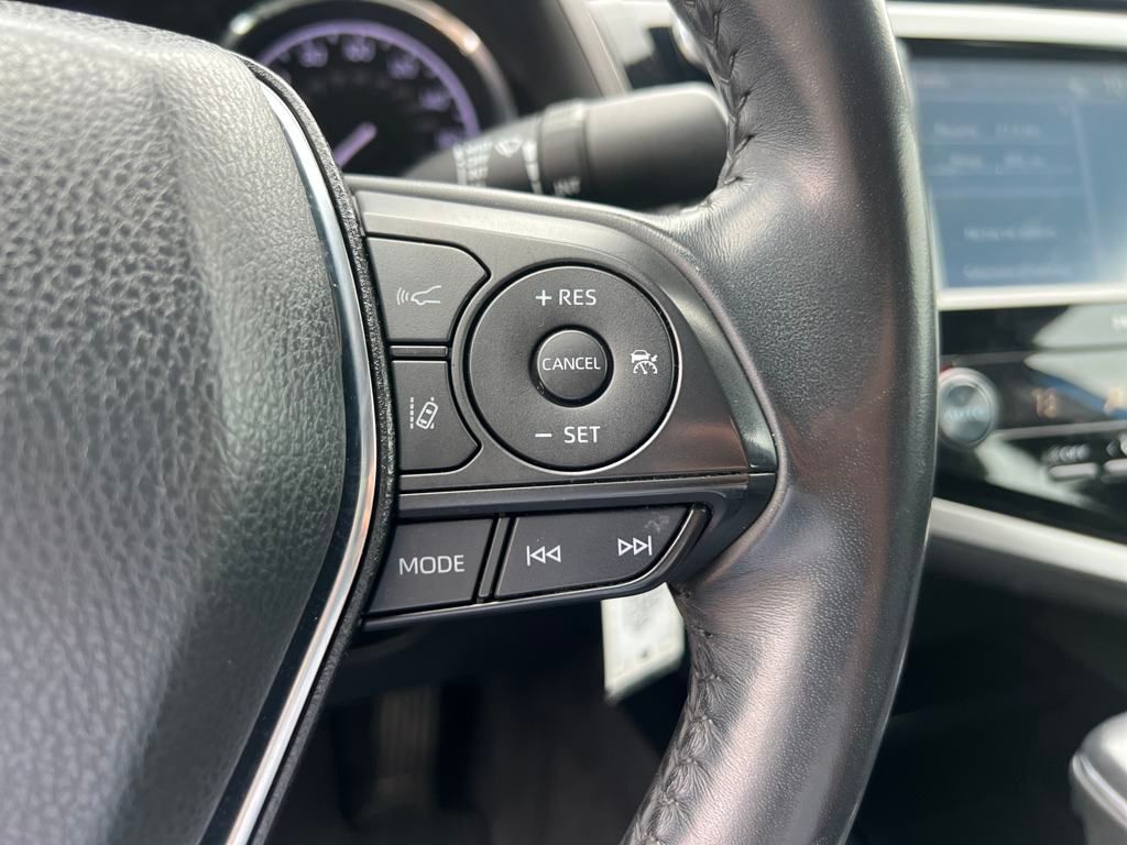 Vehicle image 10 of 24