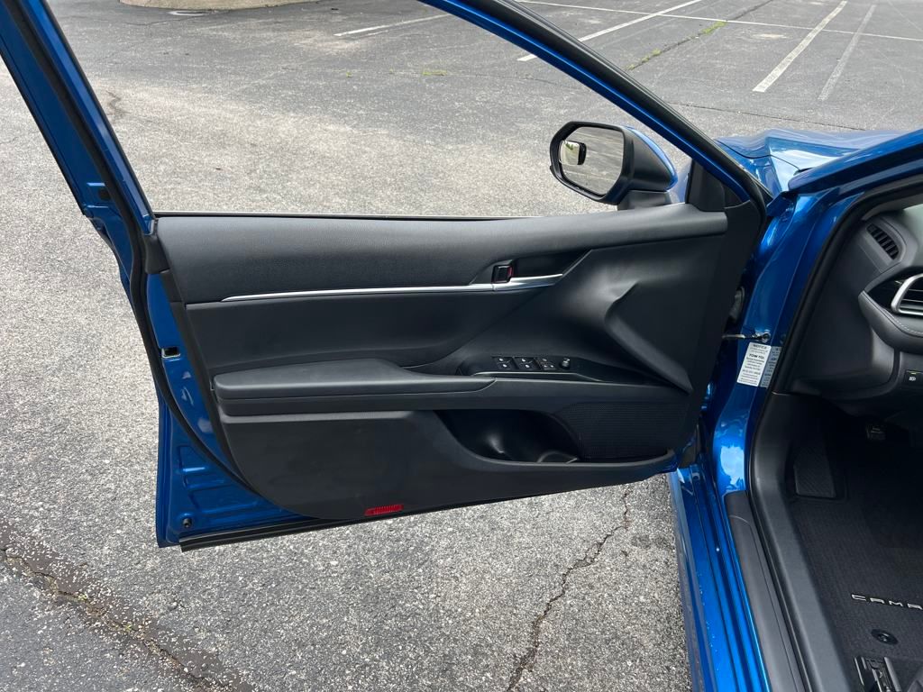 Vehicle image 13 of 24