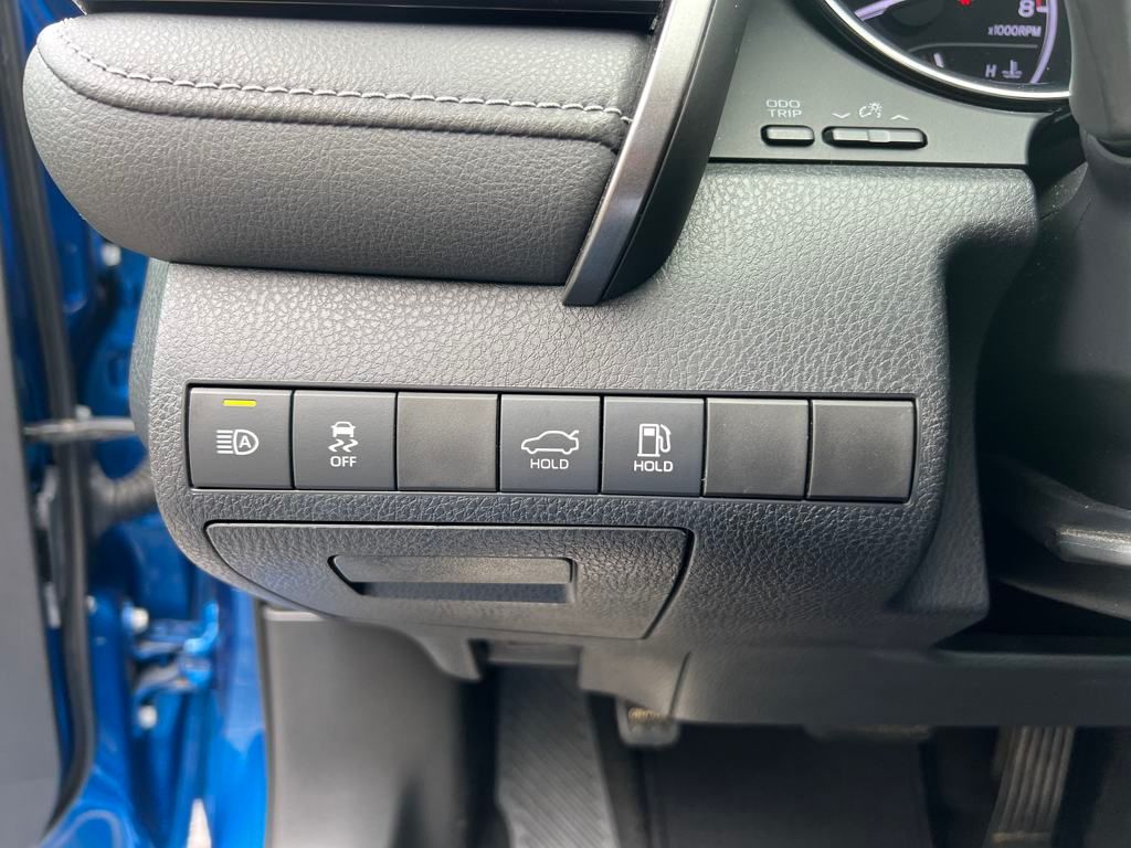 Vehicle image 12 of 24